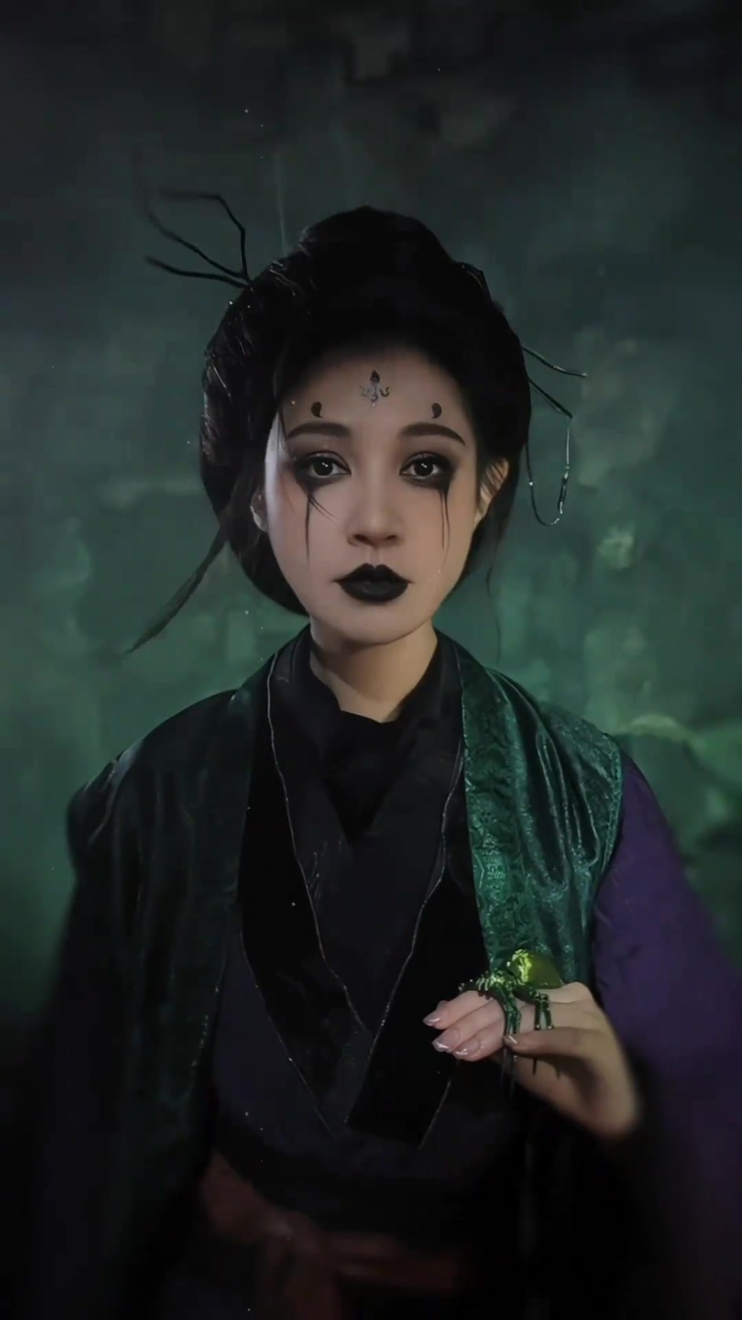难怪唐僧也想看！ 🥰杨雪与抓脸演员共同COS 《黑神话》 蜘蛛精