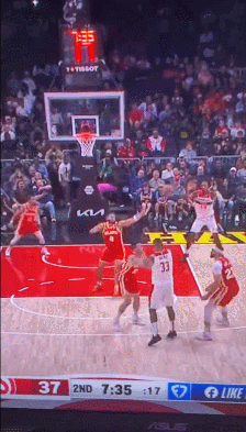 🤦️没看到！第二名萨尔篮下连续投篮不中