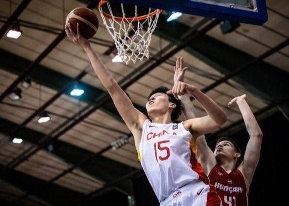青岛VS广州前瞻：杨汉森领衔青春风暴 郭艾伦缺席是“坏消息”