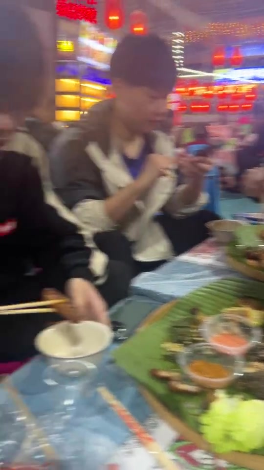 BLG分享旅行片段：先到者先享～先上云南傣族烤肉
