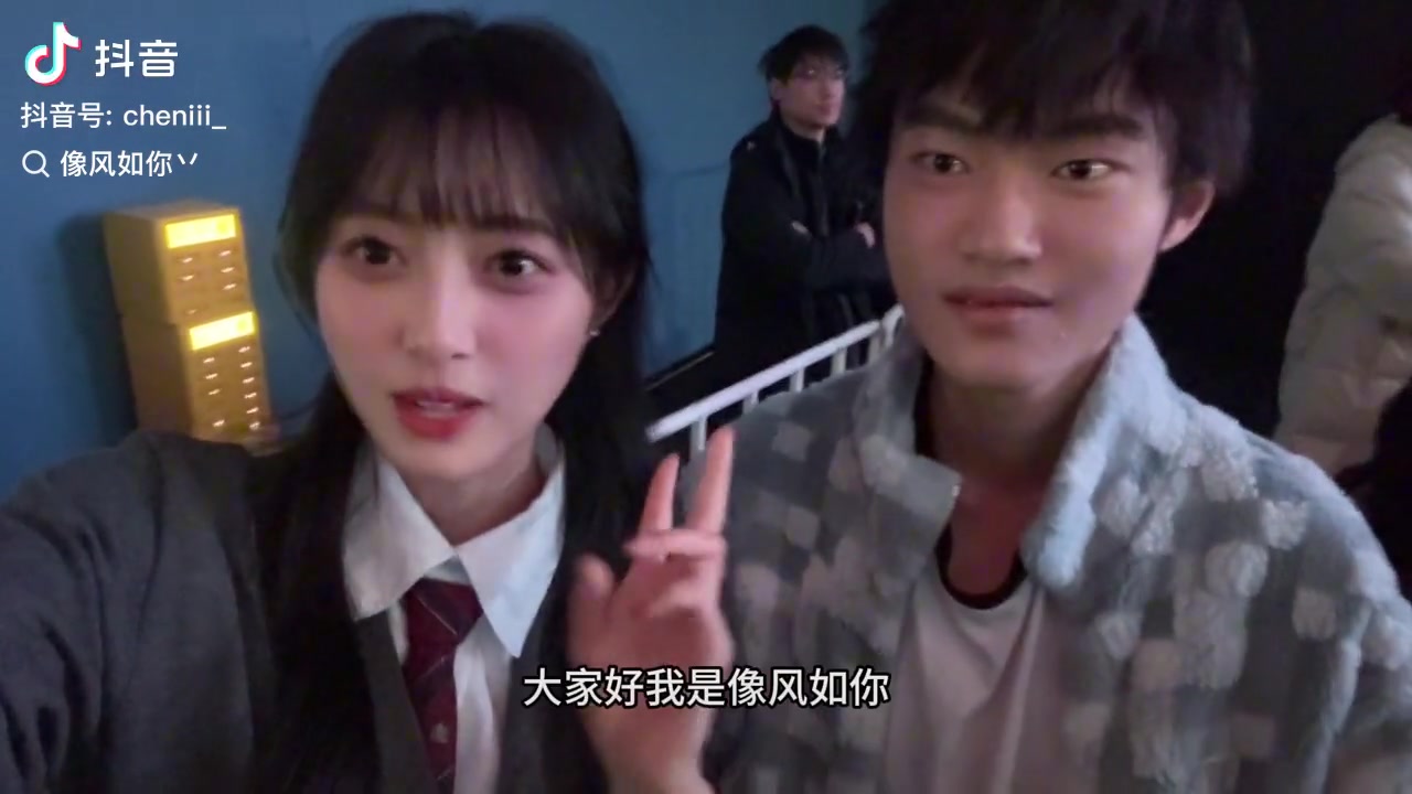 奈特美粉粉丝发的视频：难得的清纯可爱场景 真让我开心！