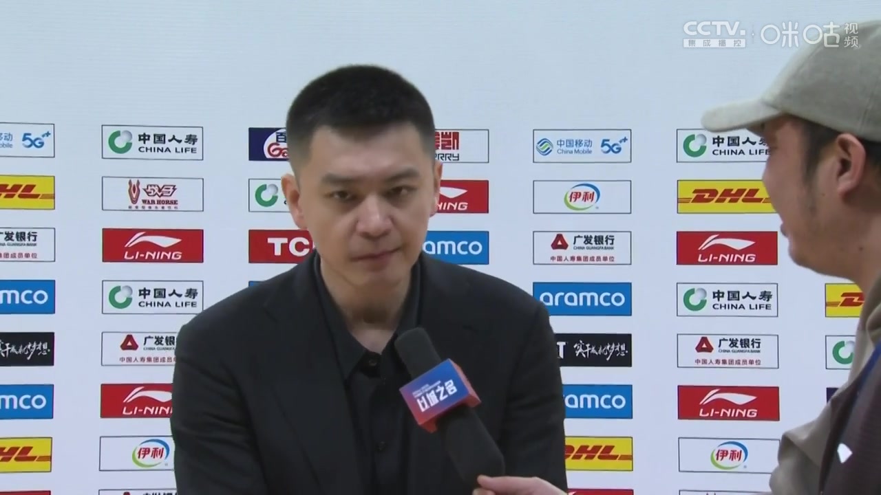 杨鸣：上海没有洛夫顿 这场比赛参考价值不大 我希望两支球队都能保持健康